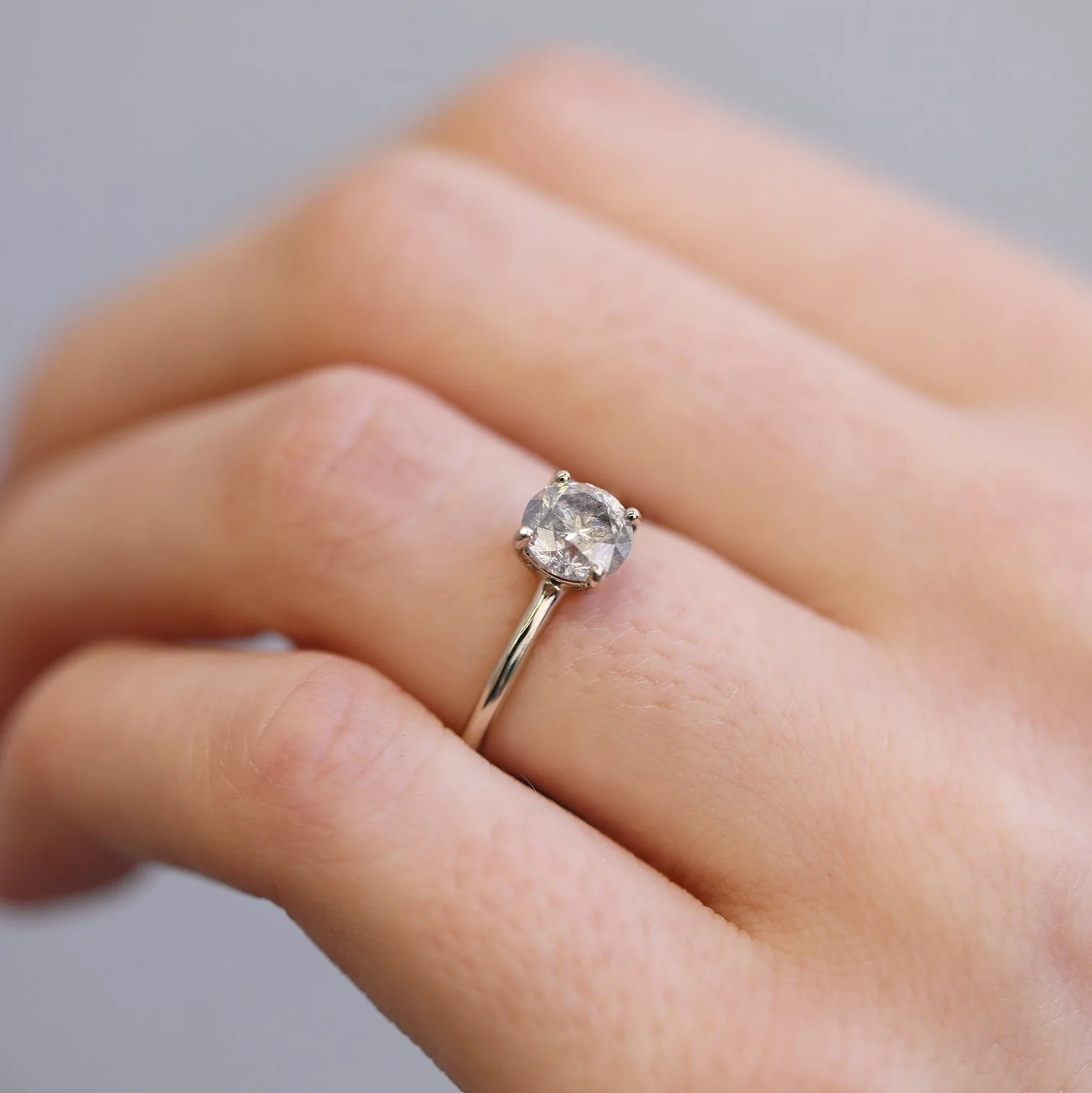 Anne Solitaire | Salt & Pepper diamond - Image 3