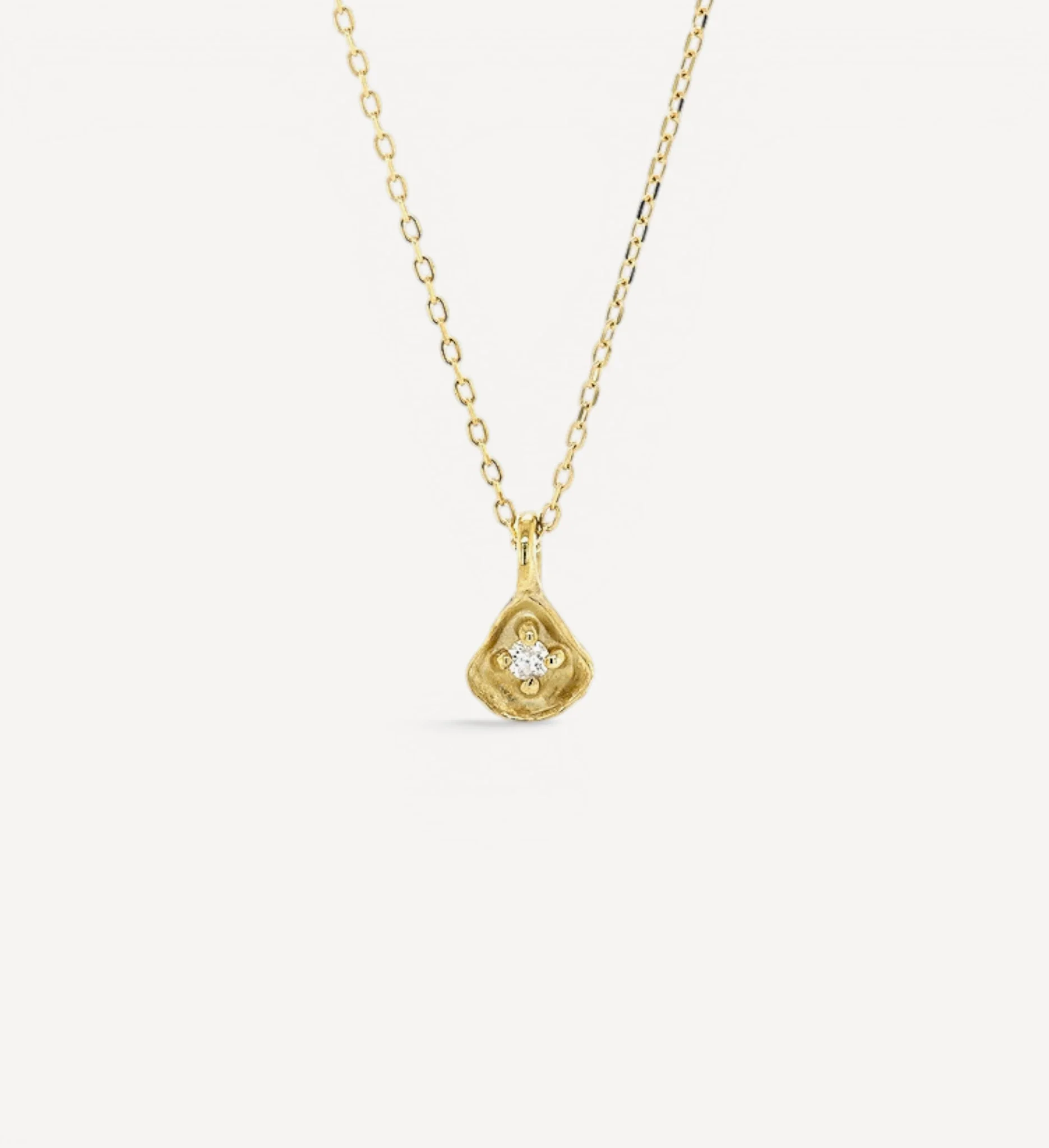Clam charm necklace | diamond